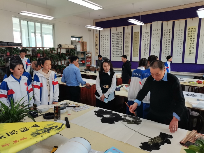 市政協開展政協委員聯系界別群眾——文化進校園活動 助推文化藝術交流
